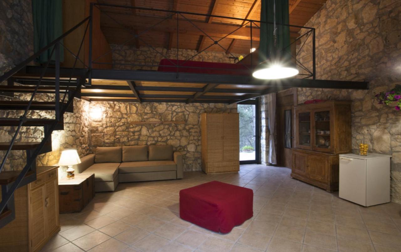 Trullo In The Wood Ferienhaus *