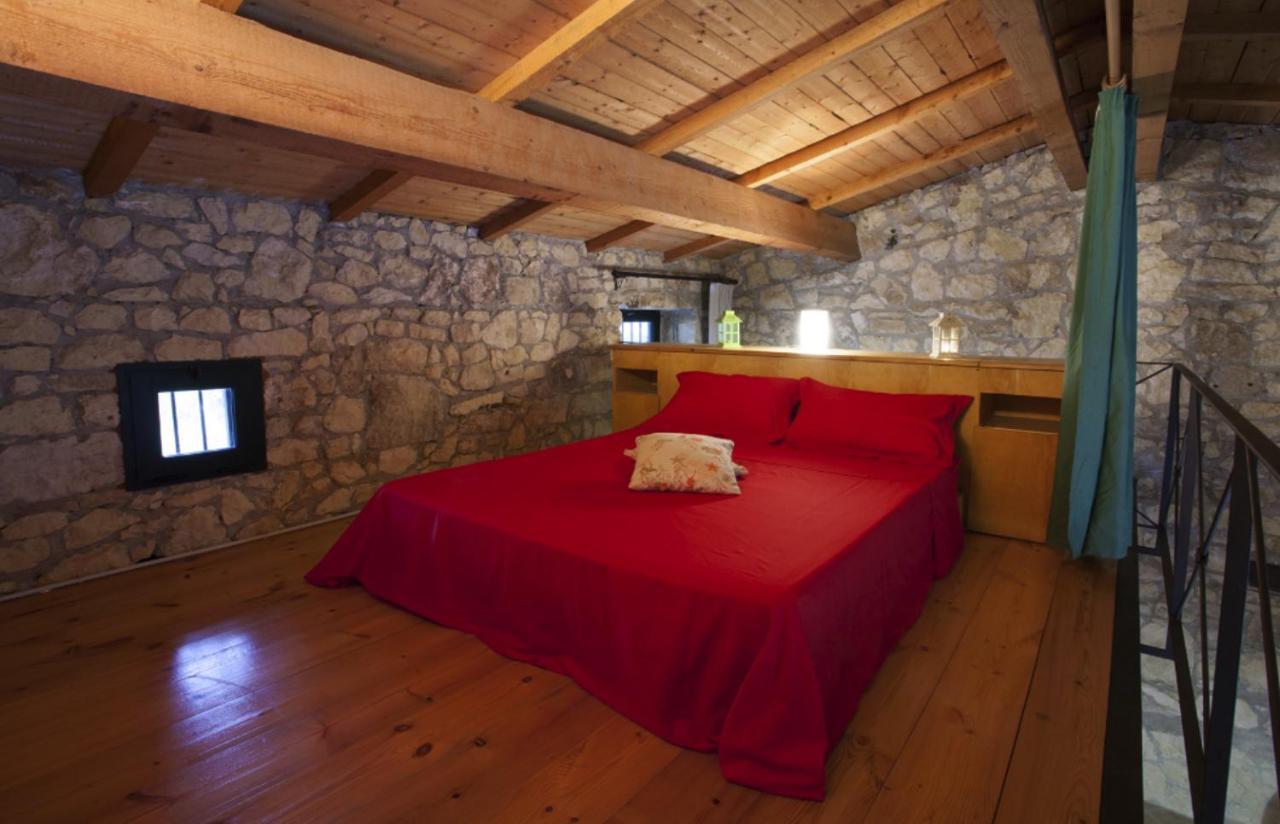 Trullo In The Wood Ferienhaus