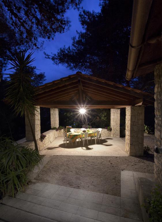 Trullo In The Wood Ferienhaus Nardò
